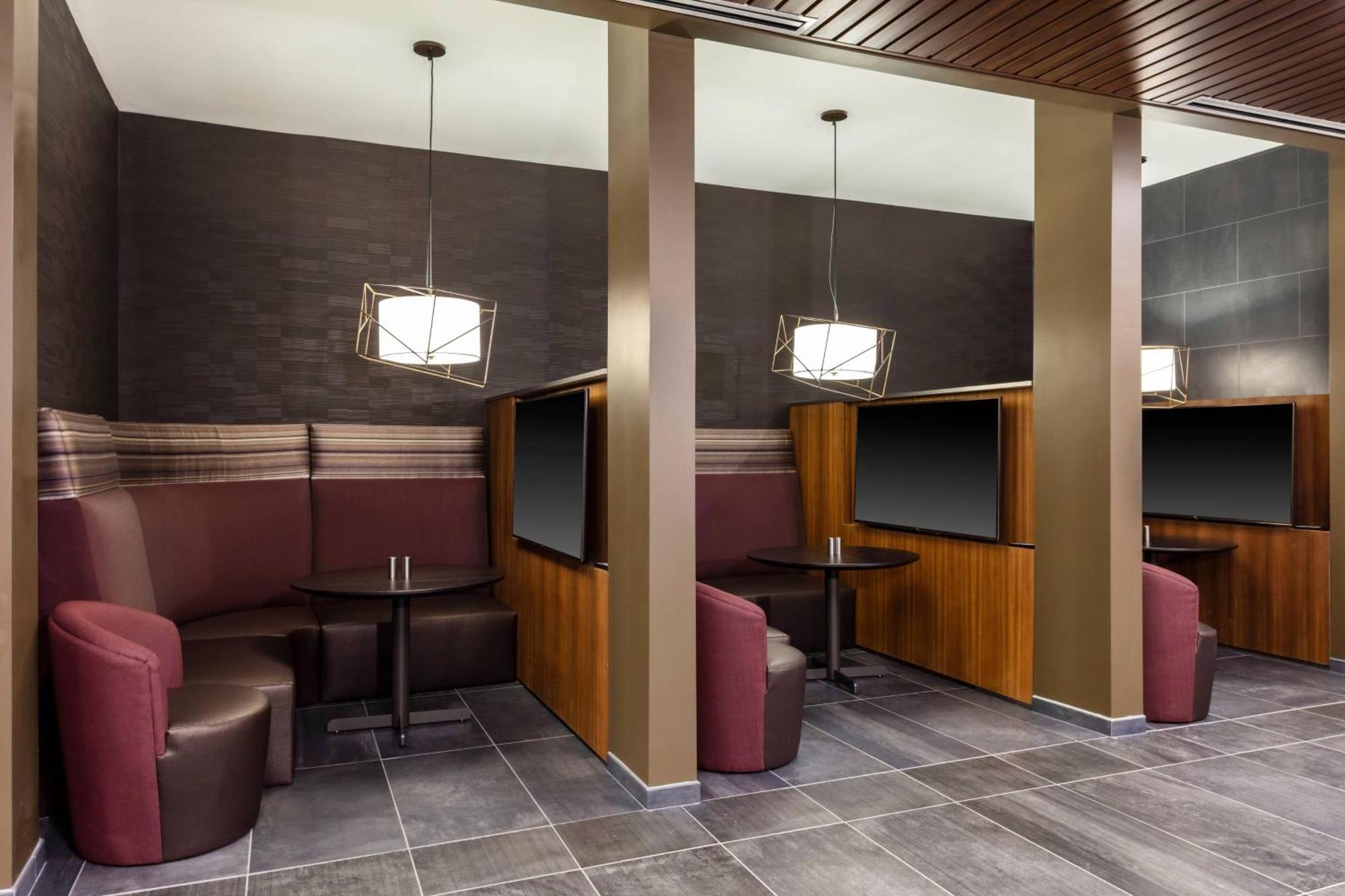 Courtyard By Marriott Indianapolis West-Speedway Hotel Eksteriør billede